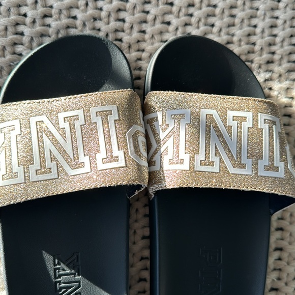 Pink slides - Picture 2 of 4